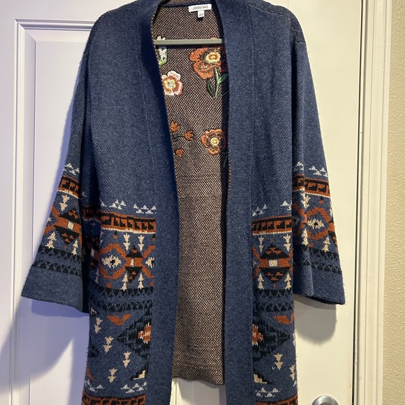 Sweater - Picture 2 of 4